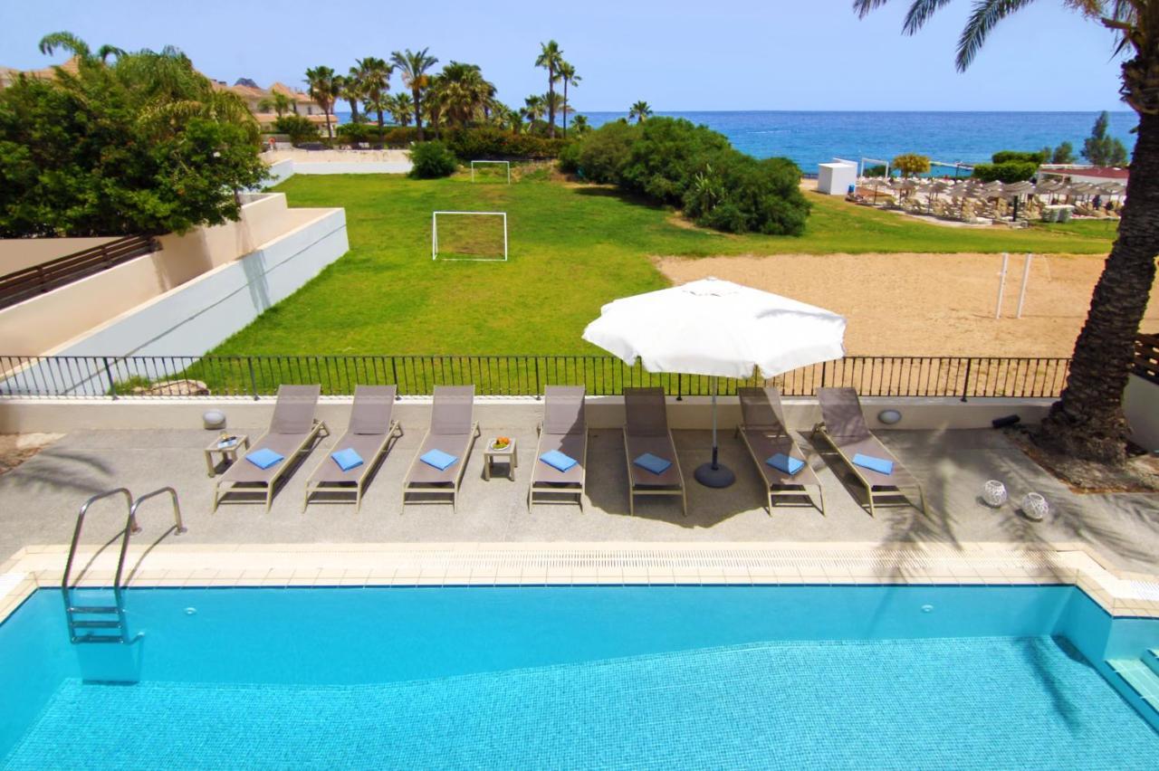 Villa Oceania - Beachfront Паралимни Экстерьер фото